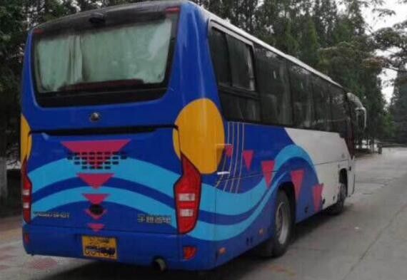 39의 좌석 260HP는 2010 년 8995 x 2480 x 3330mm Yutong 버스 100km/H 최고 속도를 사용했습니다
