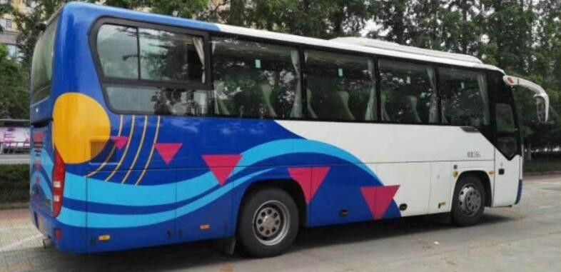 39의 좌석 260HP는 2010 년 8995 x 2480 x 3330mm Yutong 버스 100km/H 최고 속도를 사용했습니다