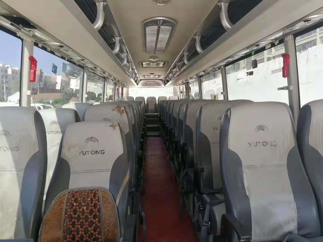 왼손 조타는 55 Seater 버스를 2011 가죽 좌석을 가진 년 6120HY19 자주색 사용했습니다