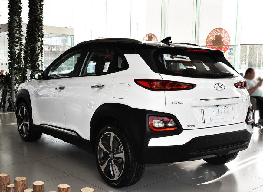 현대는 소형 버스 1.6T 177hp F7 변속기 5 좌석 SUV 소형 차 1800mm 버스 폭을 사용했습니다