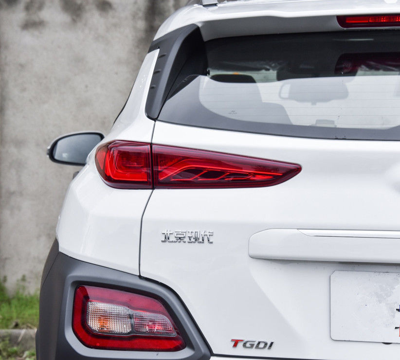 현대는 소형 버스 1.6T 177hp F7 변속기 5 좌석 SUV 소형 차 1800mm 버스 폭을 사용했습니다