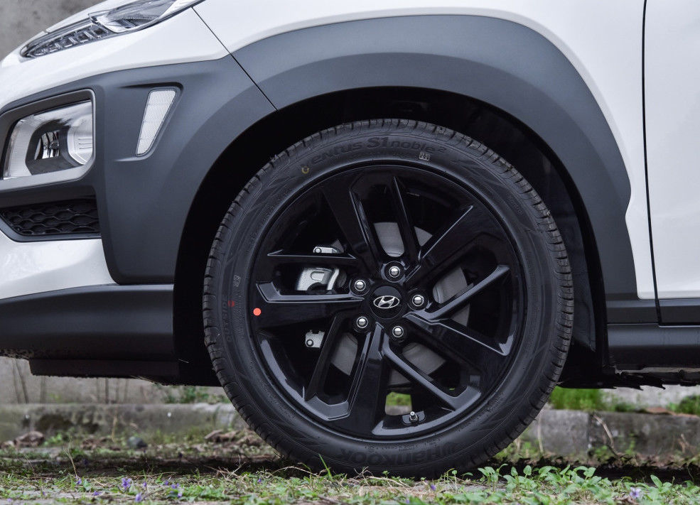 현대는 소형 버스 1.6T 177hp F7 변속기 5 좌석 SUV 소형 차 1800mm 버스 폭을 사용했습니다