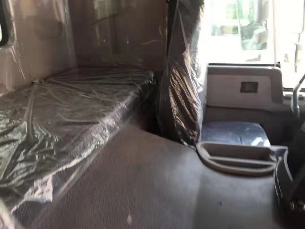 오른손 드라이브를 가진 ZZ3317N3867에 의하여 사용되는 덤프 트럭 8*4 12 타이어 팁 주는 사람 트럭