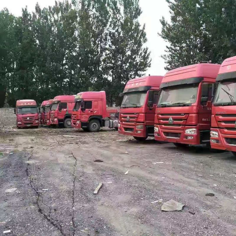 디젤 엔진 힘은 수송을 위해 트랙터 트럭 375hp 트랙터 머리 트럭을 사용했습니다