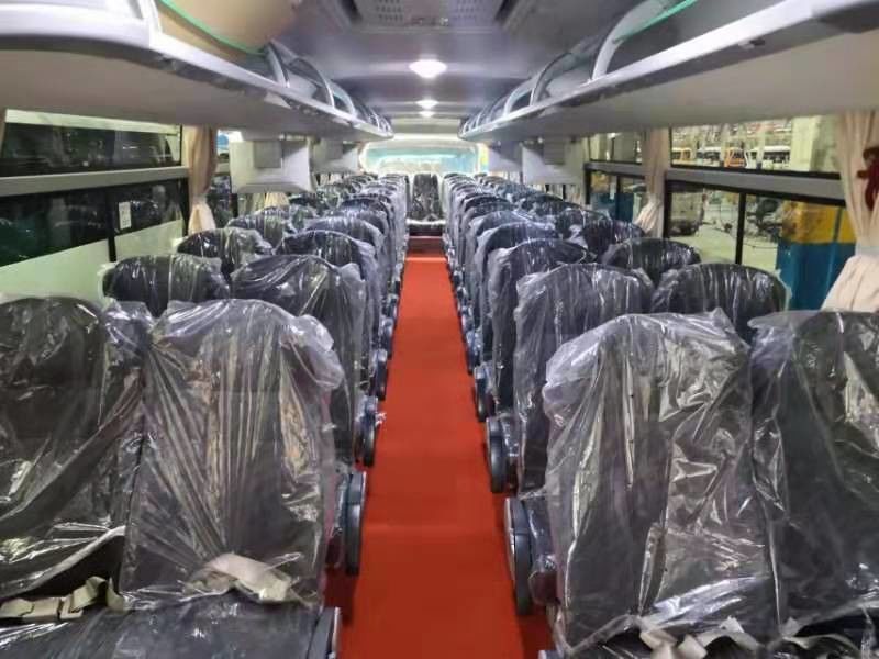 67 좌석 촉진 버스 오른손 드라이브 120km/H 최고 속도 12000 x 2500 x 3620mm