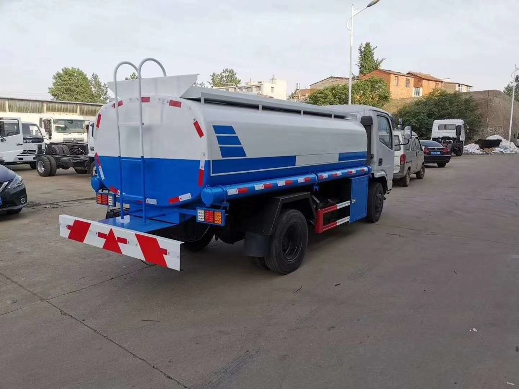 가벼운 의무 4X2 5000L 기름 연료 탱크 트럭 5m3 기름 급유 트럭 ISO 증명서