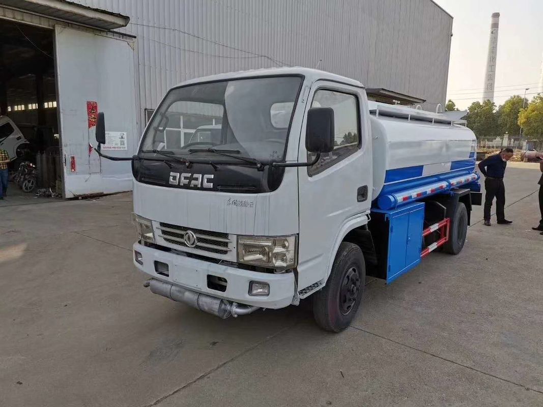가벼운 의무 4X2 5000L 기름 연료 탱크 트럭 5m3 기름 급유 트럭 ISO 증명서