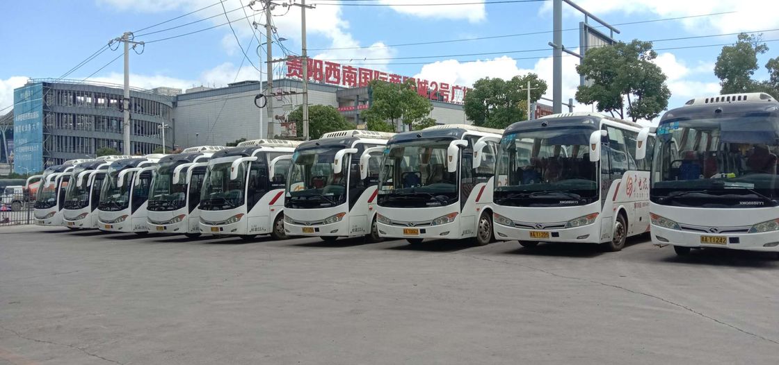 2015년 디젤 168kw Kinglong XMQ6898 사용된 코치 버스 39/45 좌석 호화스러운 좌석