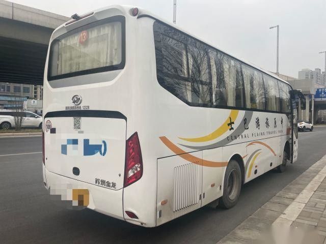 사용된 더 높은 버스 모델 KLQ6882 39 좌석 철골 샤시는 일반인 버스 유차이 후미 엔진 162 kw 단일의 도어 왼쪽 정보를 사용했습니다