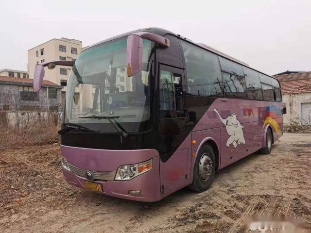 아프리카 강철 샤시 47 자리를 위한 유통 ZK6107 사용된 대형 버스는 스티어링 유럽 3세 좋은 조건 낮은 킬로미터를 남겼습니다