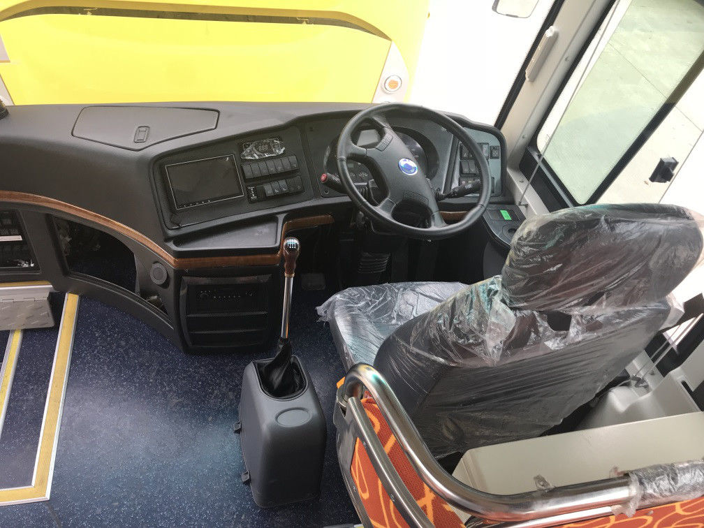 디젤 엔진과 새로운 션롱 대형 버스 SLK6122D 47 자리 우회전 구동 새로운 코우트치 버스