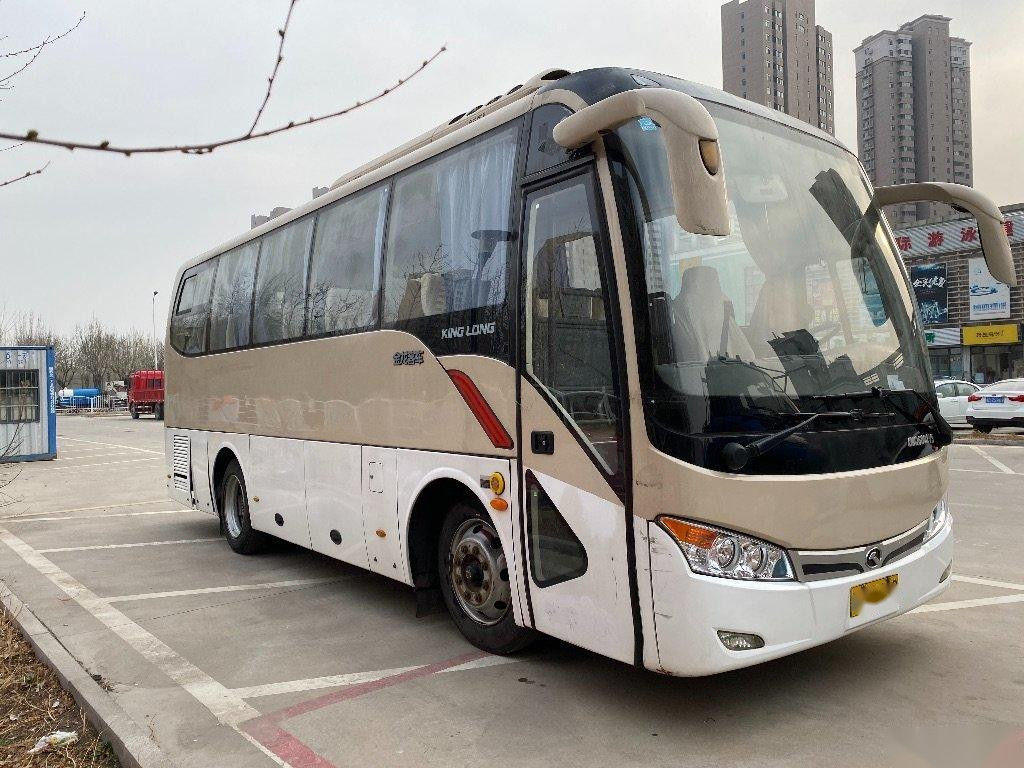 사용된 킹롱 버스 모델 XMQ6802 32 자리 철골 샤시는 손 구동 사용된 투어 버스를 남겼습니다