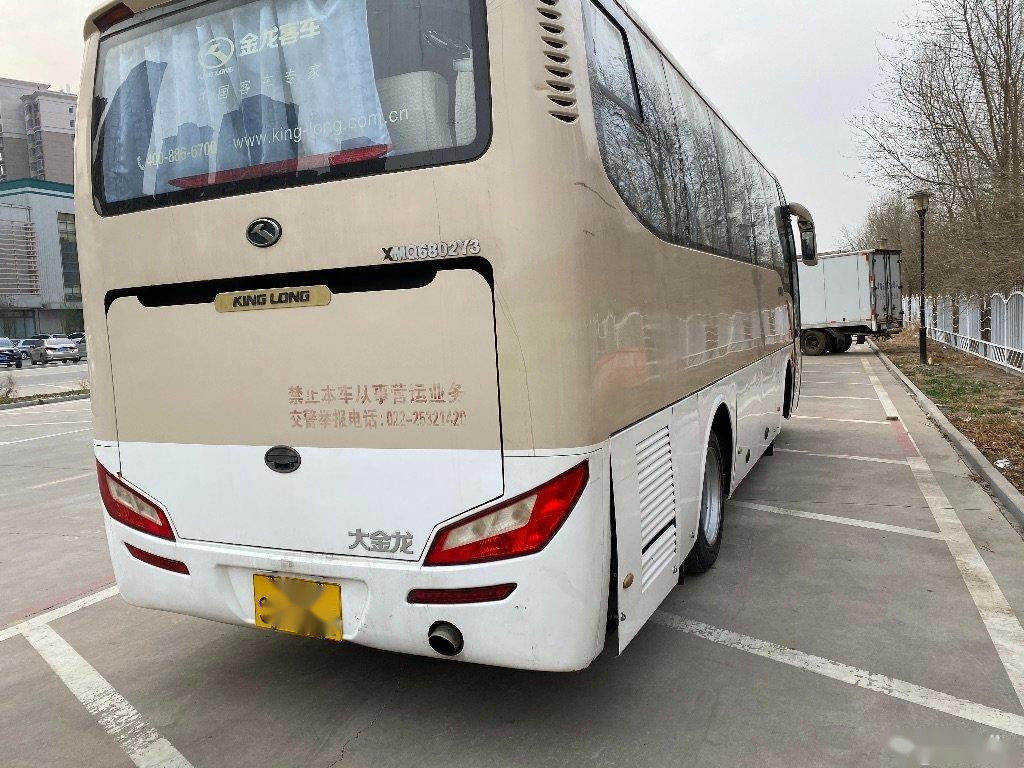 사용된 킹롱 버스 모델 XMQ6802 32 자리 철골 샤시는 손 구동 사용된 투어 버스를 남겼습니다