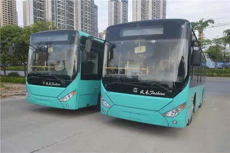 사용된 시내 버스 즈홍통 LCK6950 27/62 자리는 대형 버스 164 kw 유럽 IV 키지앙 기어박스를 사용했습니다