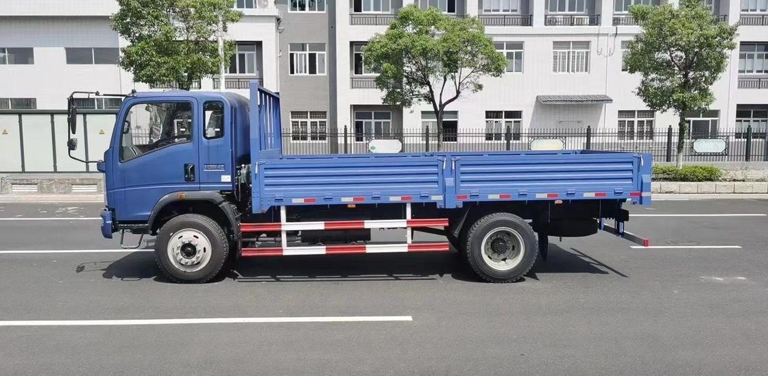 조종하는 아주 새로운 시노트럭 HOWO RHD 오른손은 10Ton 화물 트럭 4X2를 운전합니다