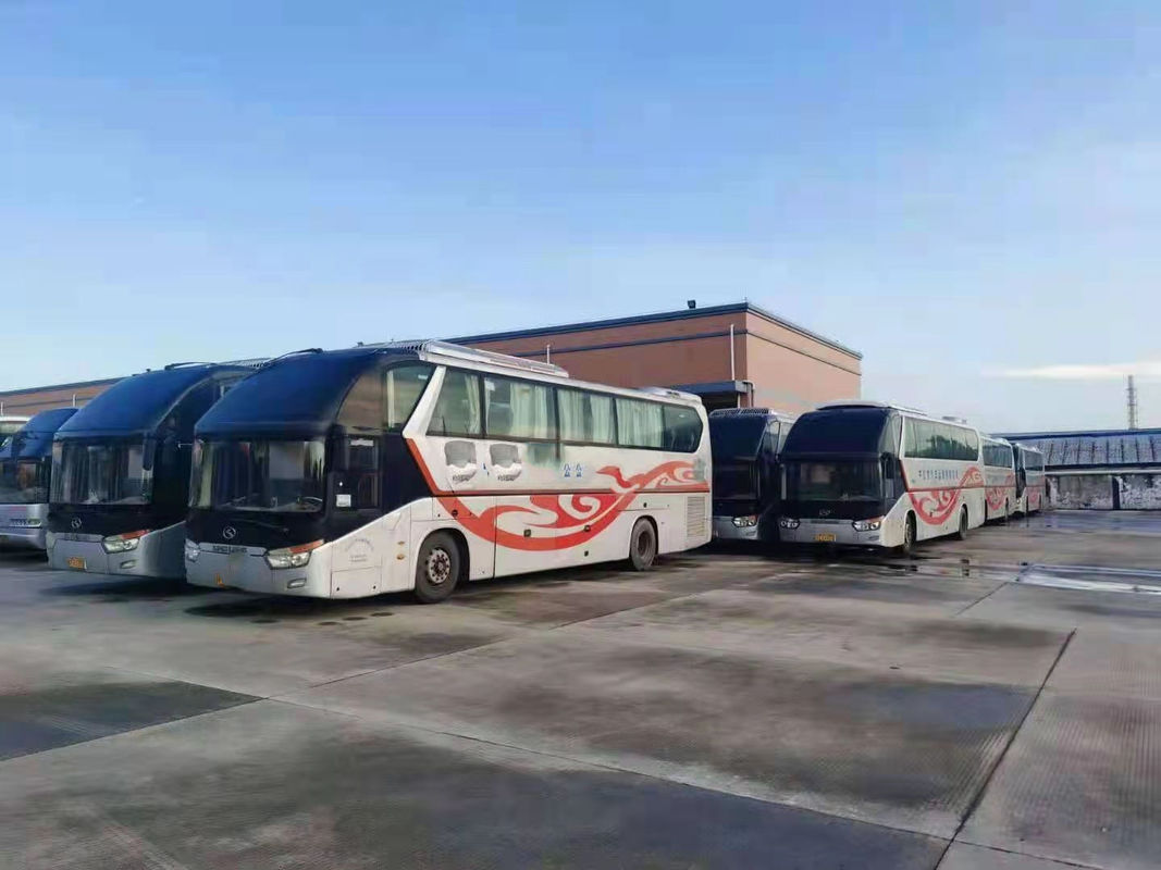 사용된 Kinglong 버스 55 좌석 두 배 앞유리 사용된 여행 버스 낮은 킬로미터 에어백 섀시