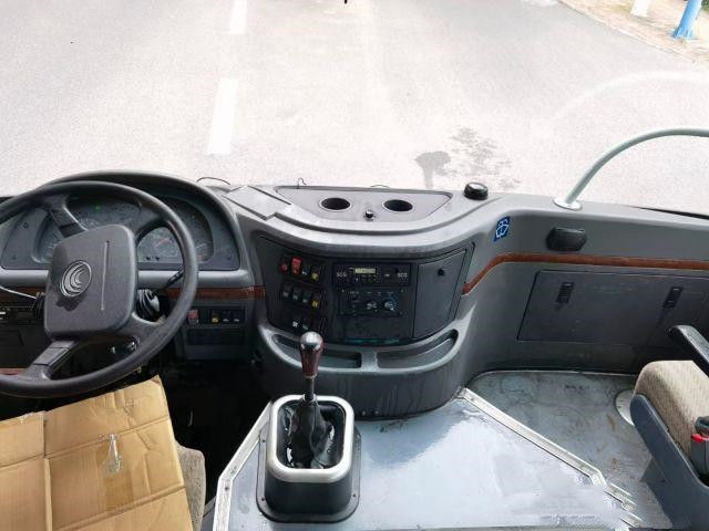 사용된 Yutong 소형 버스 ZK6752D Yuchai 앞 엔진 좋은 여객 코치 30 좌석 103kw