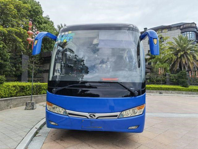 중고 투어 버스 모델 XMQ6859 브랜드 Kinglong 35 석 낮은 킬로미터 유로 III 중고 미니 코치