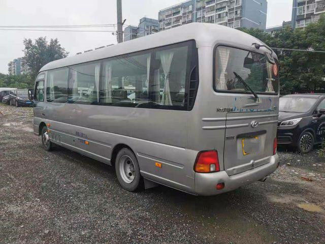 11인승 Coach Bus Max Diesel Tank Engine Dimensions H-yundai Origin 중고 Mini Bus CHM6710 Good Condition