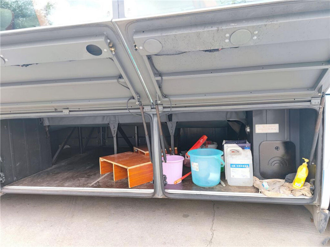 더블 데커 버스 Yutong 브랜드 ZK6116 가격 Yutong 버스 49 좌석 사용 Toyota Hiace 버스 Weichai 엔진 400kw 양문