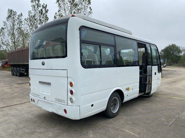 Yutong 소형 버스 ZK6609D Kinglong 버스는 19개의 좌석 Yuchai 엔진 대우 버스 가격 좋은 상태를 분해합니다