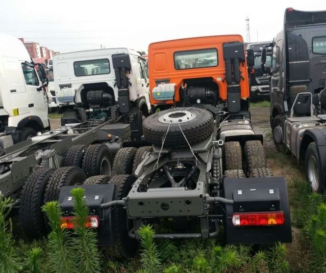 아주 새로운 HOWO 371HP 트랙터 트럭 6x4 드라이브 모드 트랙터 트럭