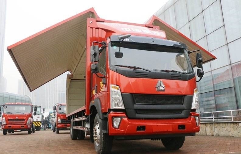 초침 Howo Sinotruk 트럭 트럭 4x2 드라이브 모드는 Howo 151hp 화물 트럭을 사용했습니다