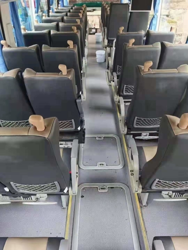 2018년 중고 버스 Yutong 중고 여행 버스 Zk6122 50 Seat Lhd 지원 Diesel A/C Golden Color