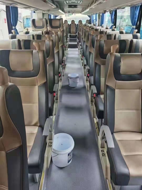 2018년 중고 버스 Yutong 중고 여행 버스 Zk6122 50 Seat Lhd 지원 Diesel A/C Golden Color