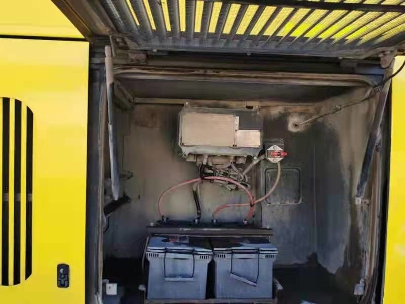 중고 Yutong 버스 Zk6110 60석 Yuchai 후방 엔진 2+3 레이아웃 LHD 투어 코치