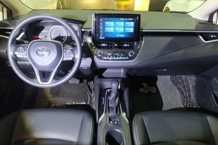 Corolla 20191.2T S-CVT Pioneer 5 Seats White Color 4 도어 Sedan Car와 함께 사용 된 Corolla 자동차 새로운 에너지 차량
