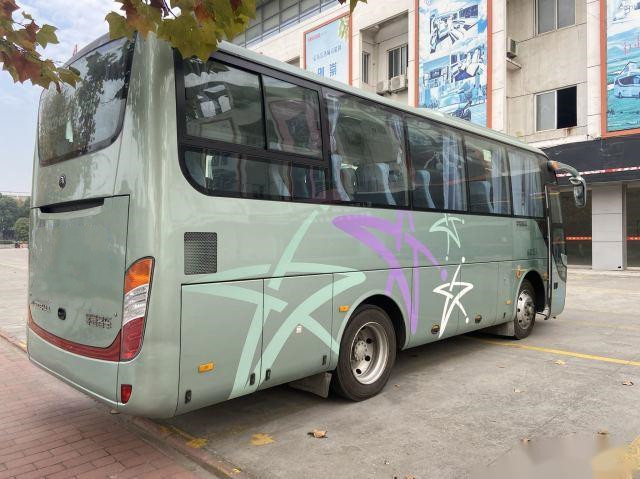 고급 대형 버스는 가득 찬 시설 사용된 디젤 엔진 승객들 버스 중고 LHD 대형 버스와 시내 버스를 사용했습니다
