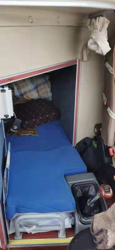 사용된 투어 코치를 구경하는 도시 공공 교통 사용된 유통 버스는 LHD 디젤 엔진 유럽 Ｖ 중고 버스를 버스로 나릅니다