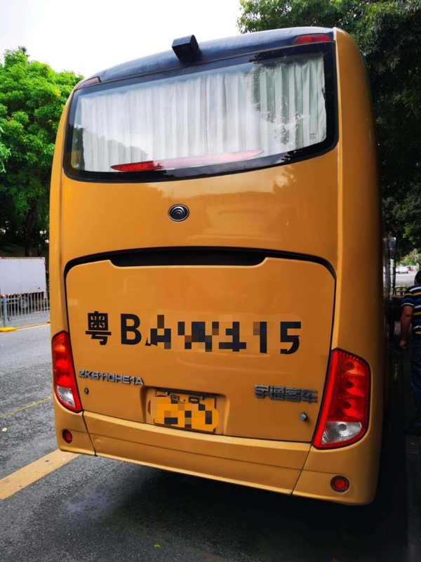 60번 버스 감독은 오른손의 드라이브 일반인 버스 사용된 유통 ZK6110 2 문을 위치시킵니다