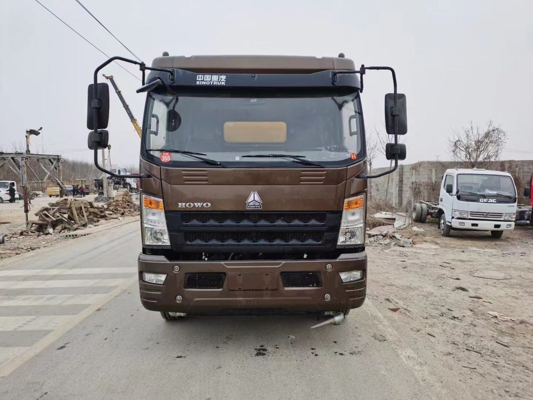 HOWO 스프링클러 물 탱크 100000L Cum-Mins 엔진 170hp 7.3 * 2.3 * 2.7m