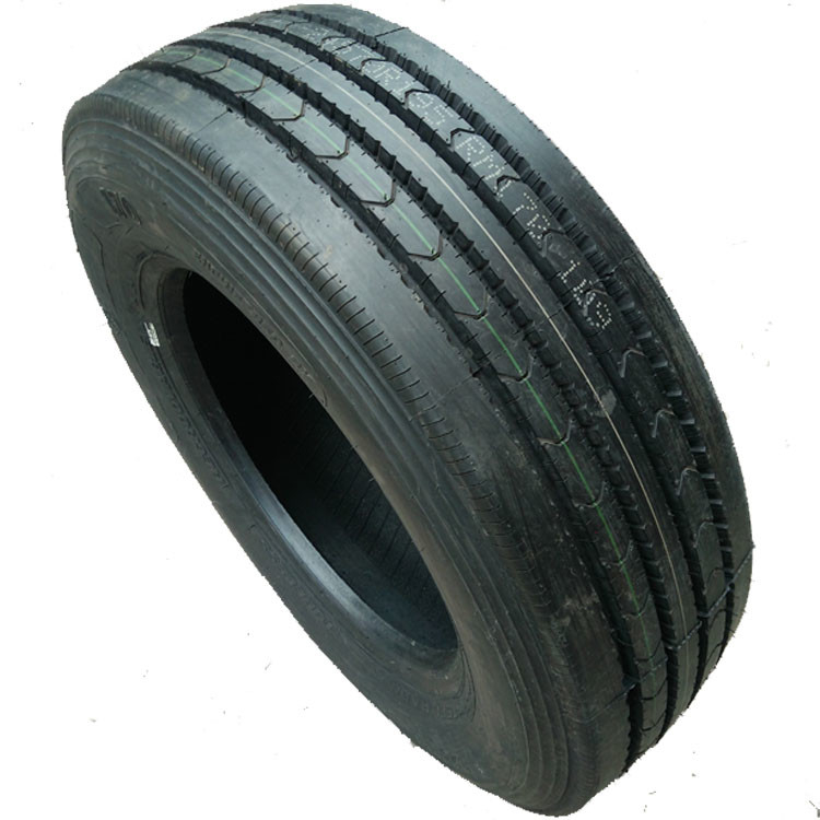 중국 레이디얼 타이어 업체 315/70r22.5 385/65r22.5  트럭 타이어는 값싼 댓가와 타이어를 버스로 나릅니다