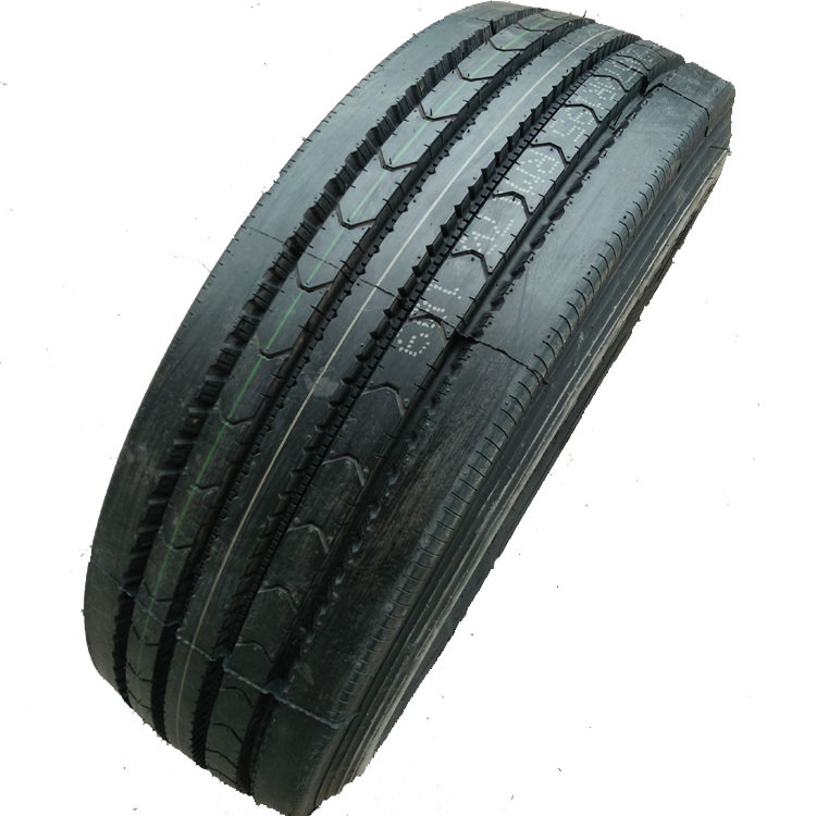 중국 레이디얼 타이어 업체 315/70r22.5 385/65r22.5  트럭 타이어는 값싼 댓가와 타이어를 버스로 나릅니다