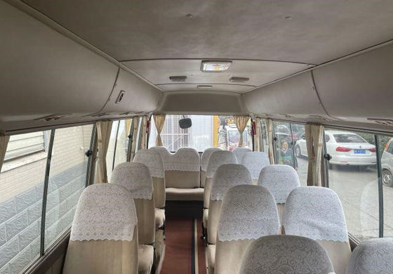 2005년 23 자리 휘발유는 토요타 밑받침 버스 사용된 작은 대형 버스를 사용했습니다