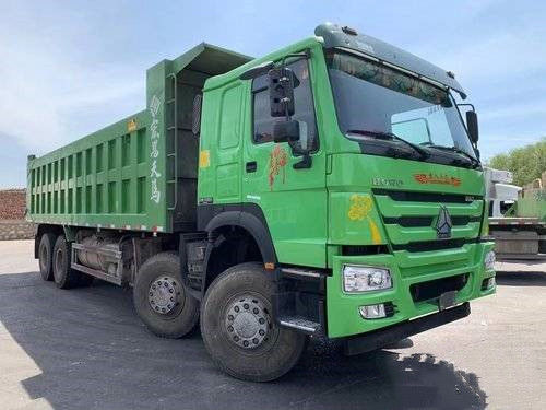 중국 중고 Sinotruk HOWO 7 대형 트럭 380 마력 8X4 8.2m 쓰레기꾼 트럭 ZZ3317N4667E1