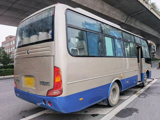 2014년 30개의 좌석은 관광을 위한 정면 엔진에 의하여 사용되는 코치 버스를 가진 Yutong 버스 ZK6752D를 사용하는 버스를 이용했습니다