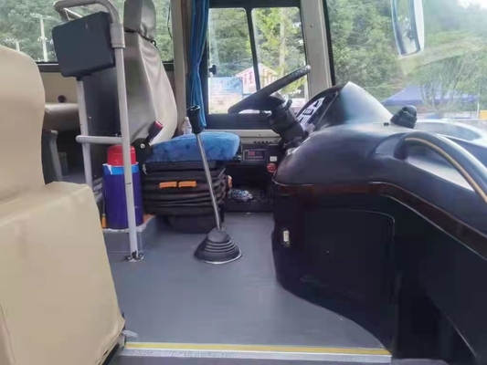탄자니아의 Higer 버스 KLQ6129 Yutong 장기 사용 코치 버스 65 석 RHD 전면 엔진 2 + 3 레이아웃 Toyota Coaster Bus